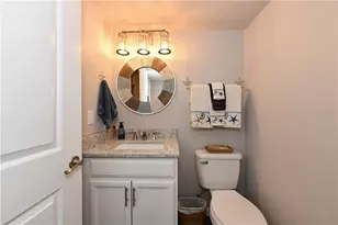 800 Benjamin Franklin Dr, Sarasota, FL 34236 - Photo 17