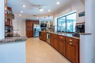 910 Chipaway Dr, Apollo Beach, FL 33572 - Photo 11