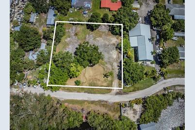 817 2nd Avenue NW, Ruskin, FL 33570 - Photo 1