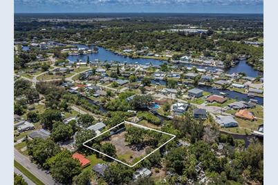817 2nd Avenue NW, Ruskin, FL 33570 - Photo 11