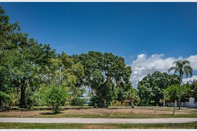 817 2nd Avenue NW, Ruskin, FL 33570 - Photo 1