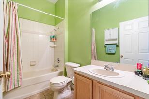 2316 Roanoke Springs Dr, Ruskin, FL 33570 - Photo 19