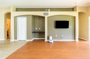 2316 Roanoke Springs Dr, Ruskin, FL 33570 - Photo 5