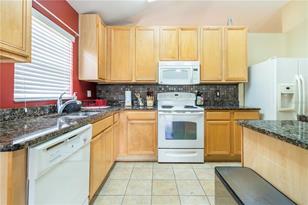 2316 Roanoke Springs Dr, Ruskin, FL 33570 - Photo 13