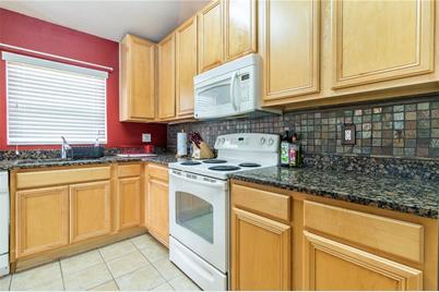 2316 Roanoke Springs Drive, Ruskin, FL 33570 - Photo 11