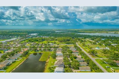 2316 Roanoke Springs Drive, Ruskin, FL 33570 - Photo 37