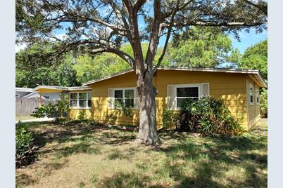 7211 10th Avenue N, Saint Petersburg, FL 33706 - Photo 1