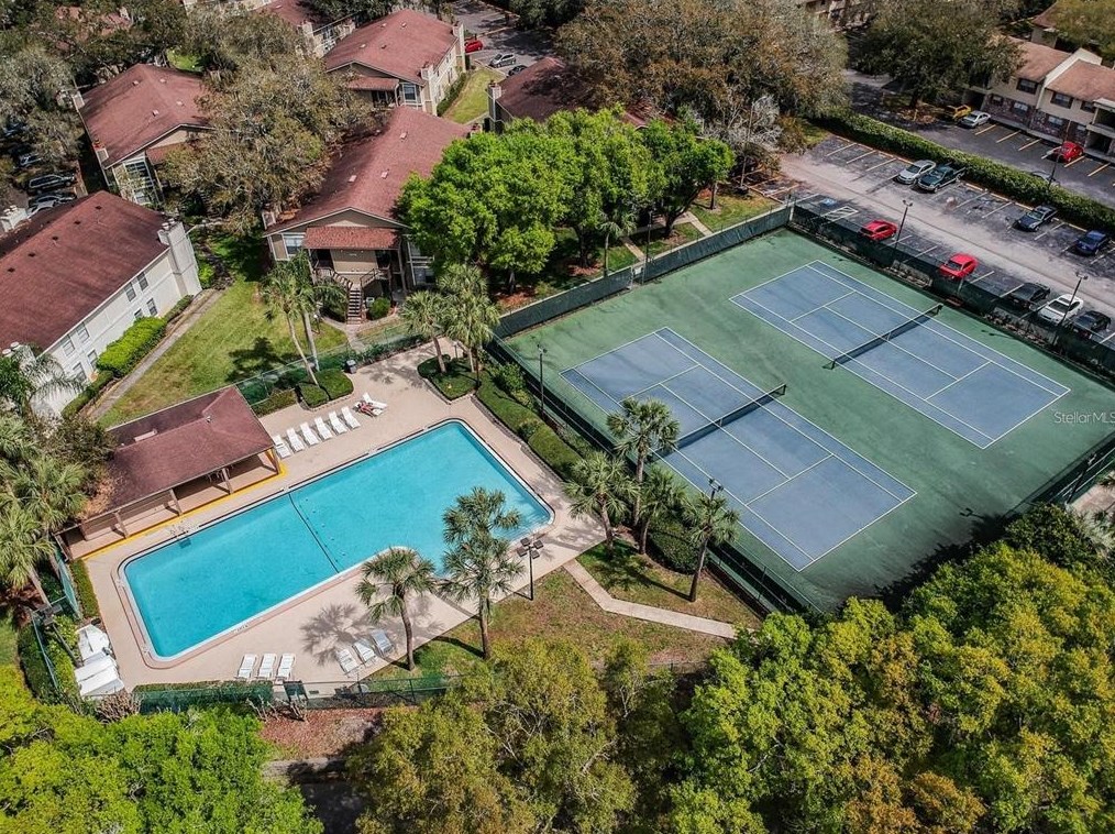 4007 Ashford Green Pl, Tampa FL 33613-4960 exterior