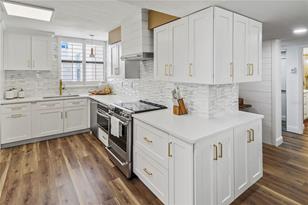 716 Bayport Wy, Longboat Key, FL 34228 - Photo 21