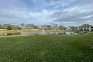 201 Silver Lake Dr, Venice, FL 34292 - Photo 5