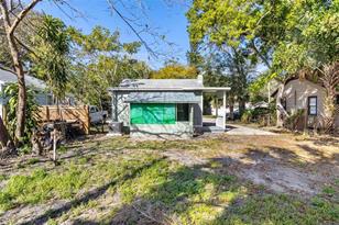 2142 46th Ave N - Photo 3