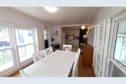 4851 W Gandy Boulevard #B4 L32, Tampa, FL 33611 - Photo 9