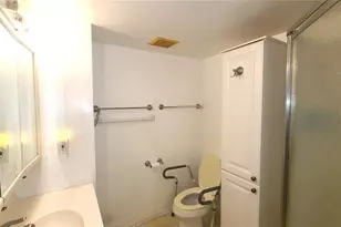 4851 W Gandy Blvd, Tampa, FL 33611 - Photo 21