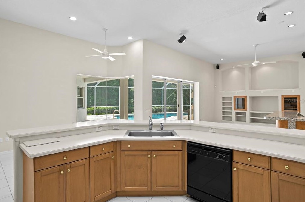 16347 Heathrow Dr, Tampa FL 33647-2641 exterior