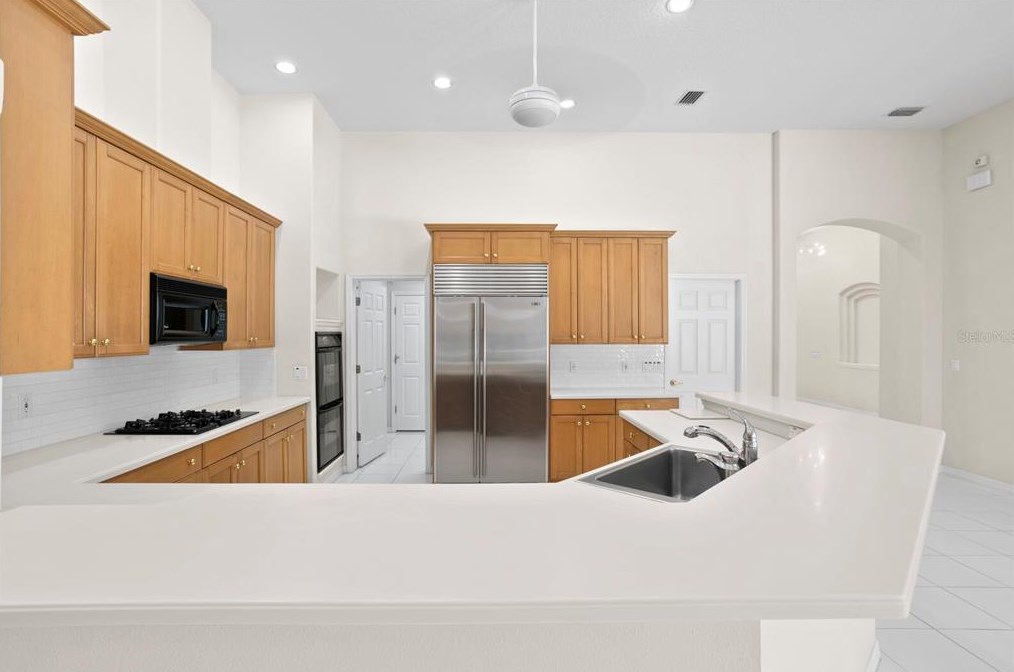 16347 Heathrow Dr, Tampa FL 33647-2641 exterior