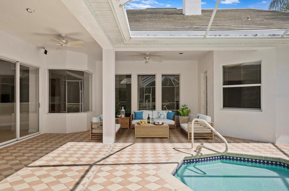 16347 Heathrow Dr, Tampa FL 33647-2641 exterior