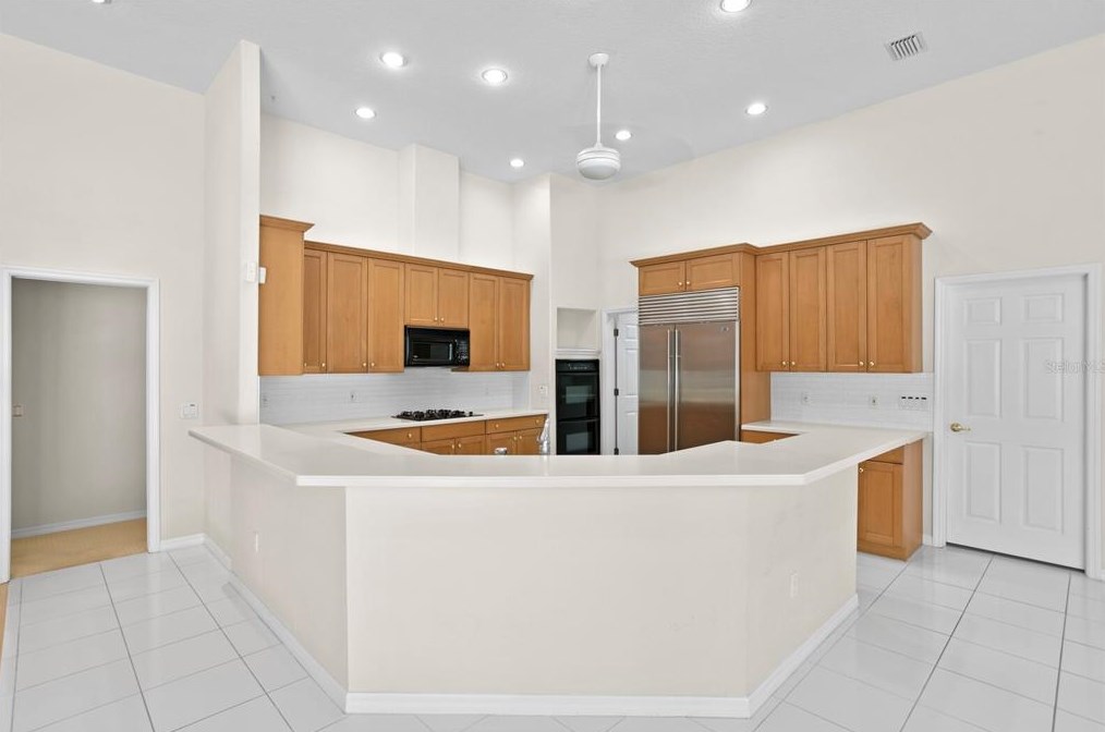 16347 Heathrow Dr, Tampa FL 33647-2641 exterior