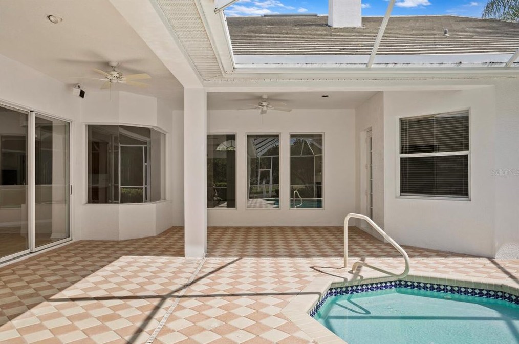 16347 Heathrow Dr, Tampa FL 33647-2641 exterior