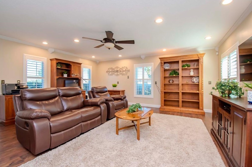 12011 Browning Rd, Lithia FL 33547-2850 exterior