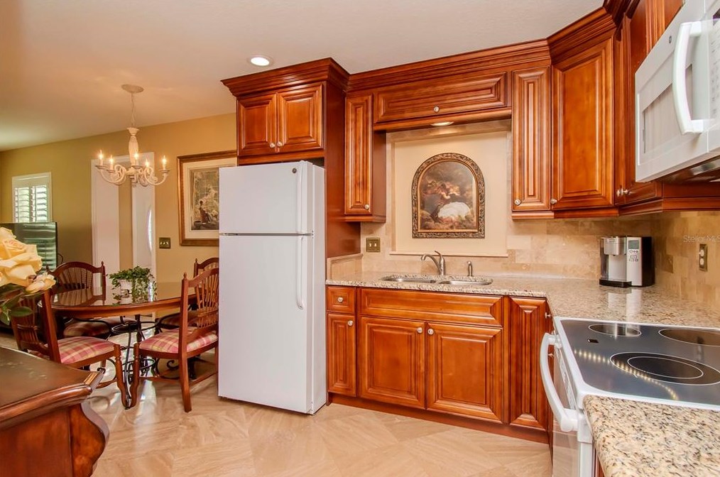 12011 Browning Rd, Lithia FL 33547-2850 exterior