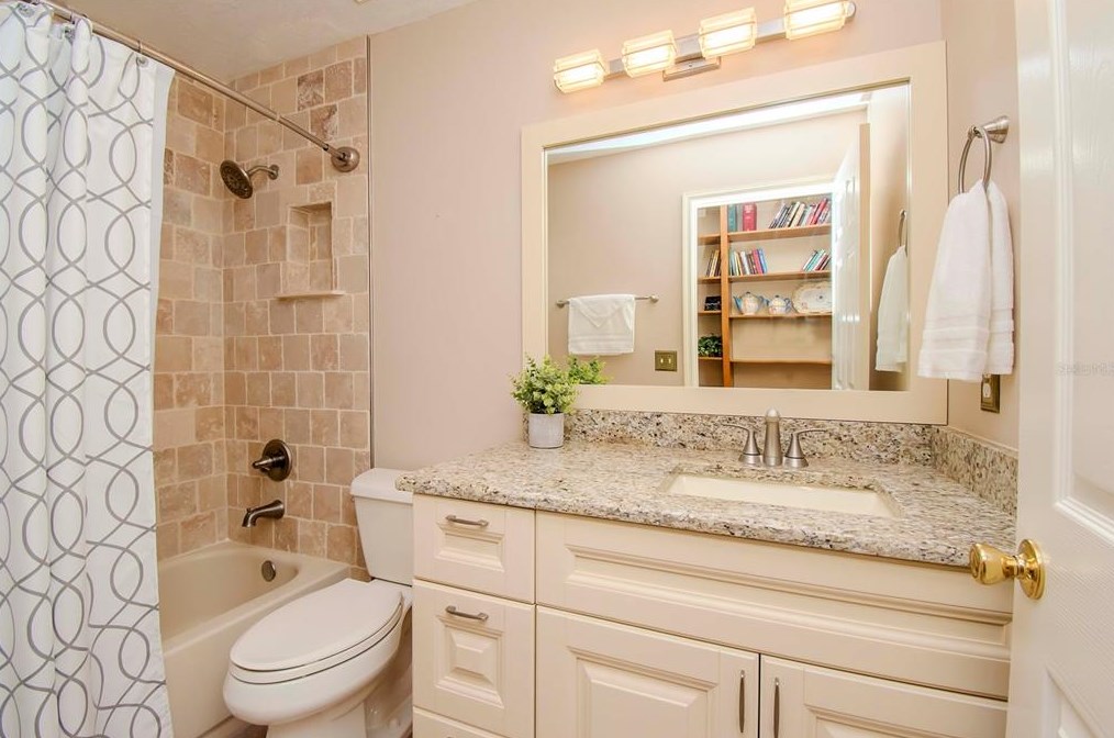 12011 Browning Rd, Lithia FL 33547-2850 exterior