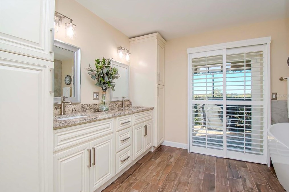 12011 Browning Rd, Lithia FL 33547-2850 exterior