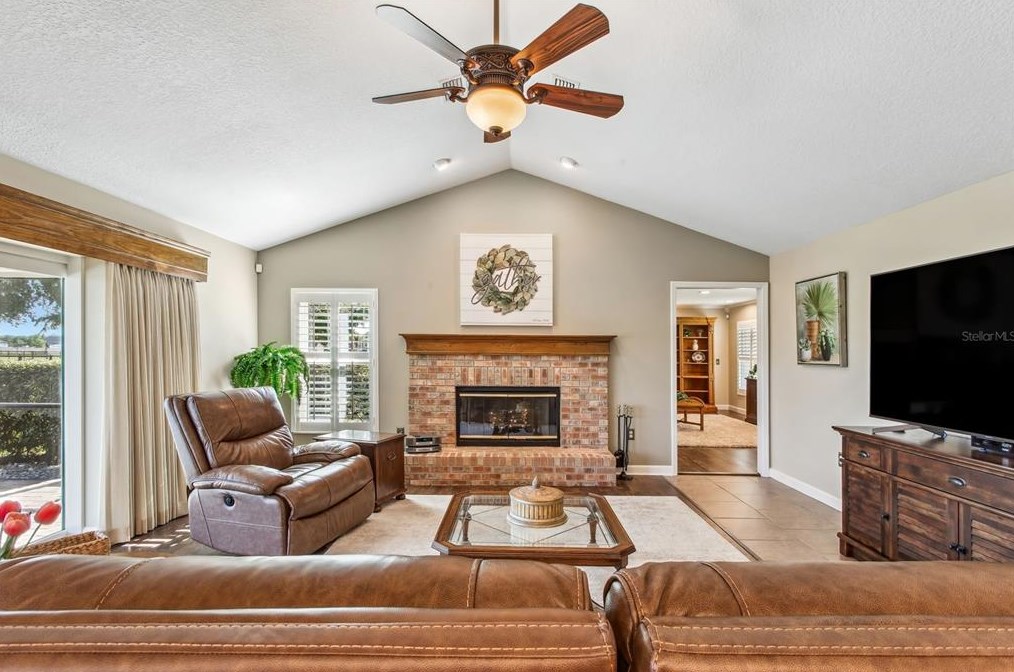 12011 Browning Rd, Lithia FL 33547-2850 exterior