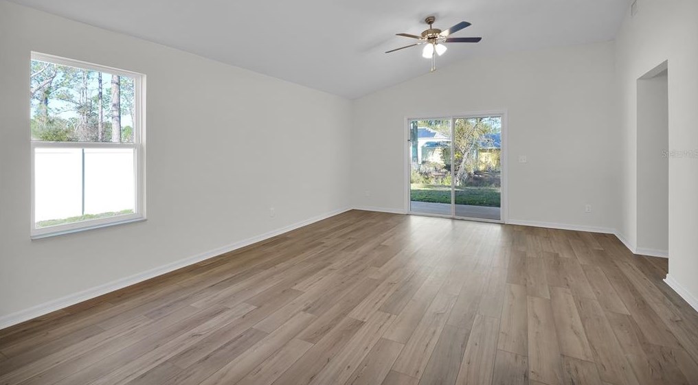 33 Pineapple Dr, Palm Coast FL  32164-7061 exterior