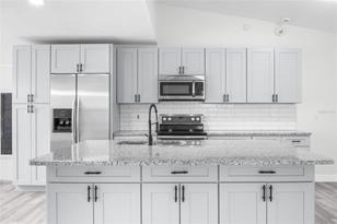 7252 Isle Dr - Photo 9