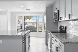 7252 Isle Dr - Photo 5