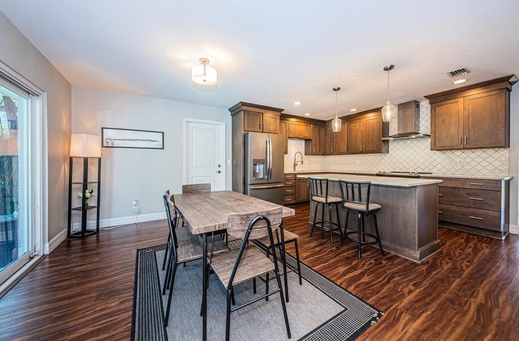 4703 Bay Crest Dr, Tampa FL  33615-4401 exterior