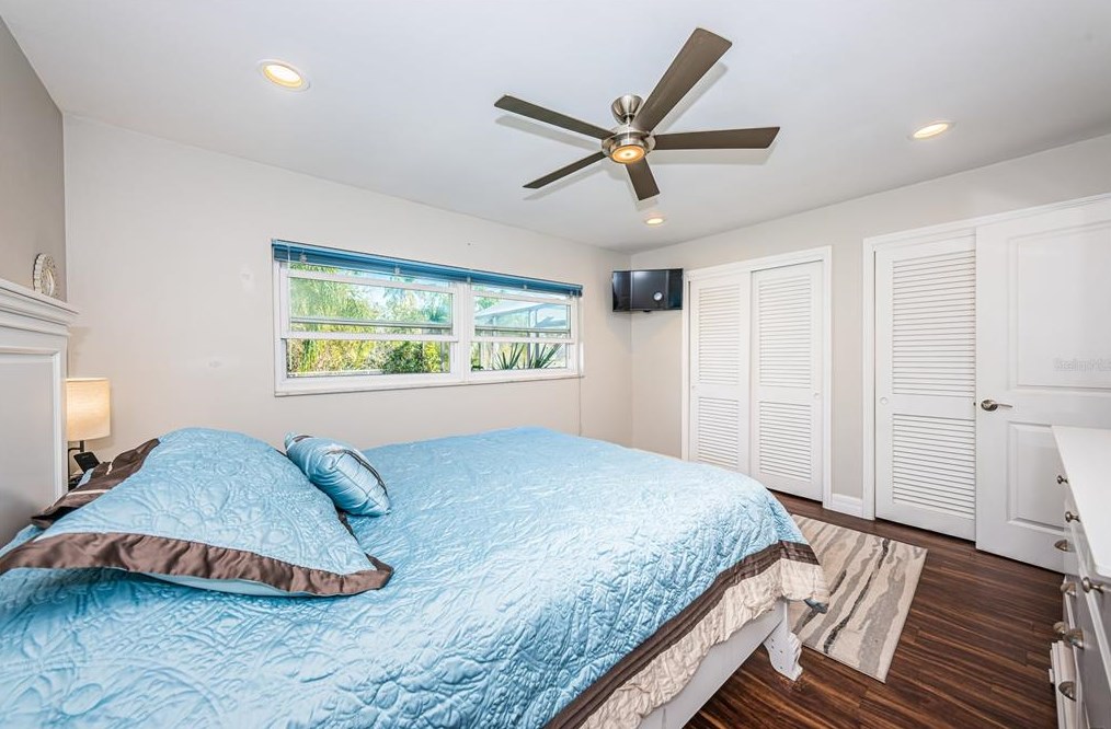 4703 Bay Crest Dr, Tampa FL  33615-4401 exterior