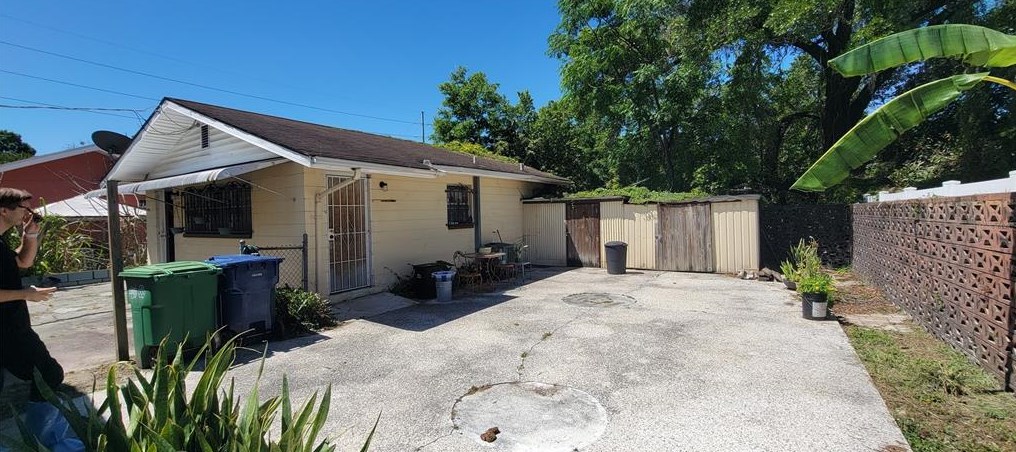 3502 12th St, Tampa FL  33605-1016 exterior