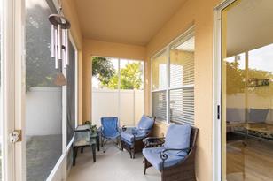 1009 Windton Oak Dr, Ruskin, FL 33570