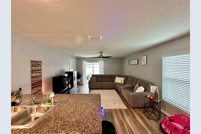 7855 Davie Ray Dr, Zephyrhills, FL 33540 - Photo 7