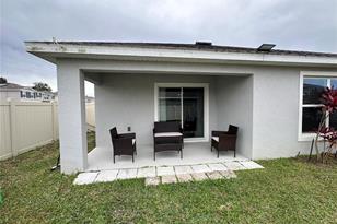 7855 Davie Ray Dr, Zephyrhills, FL 33540 - Photo 17