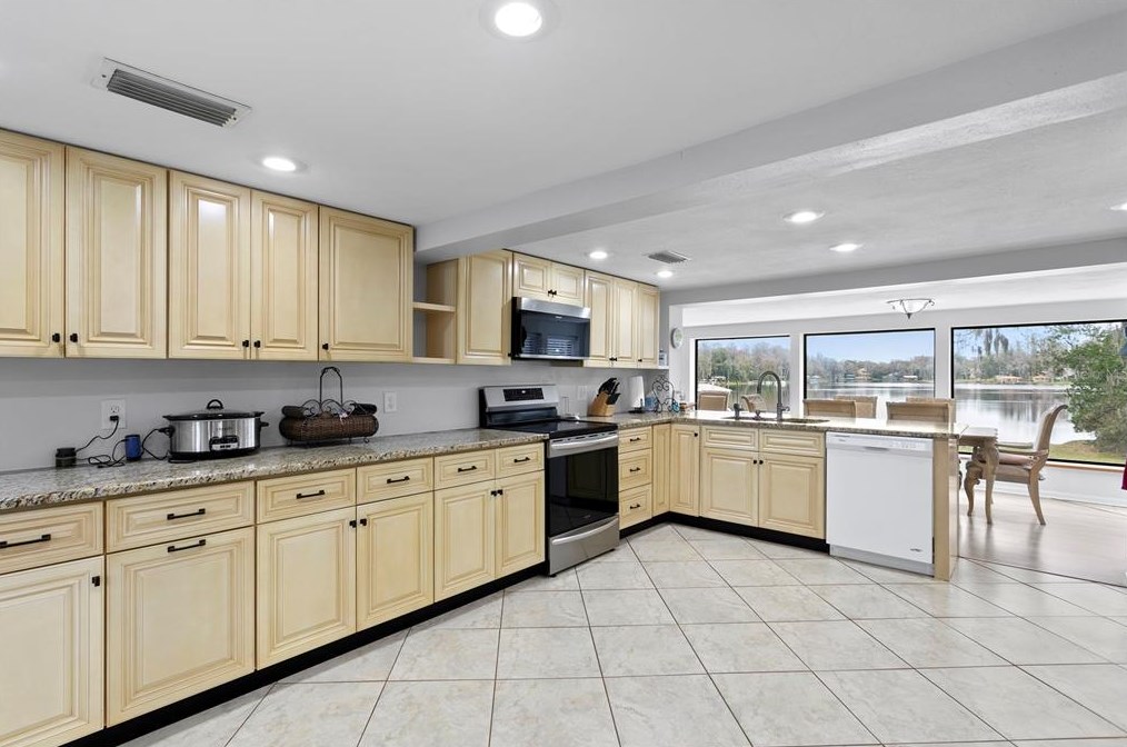 8535 Old Country Rd, Odessa FL  33556-4227 exterior