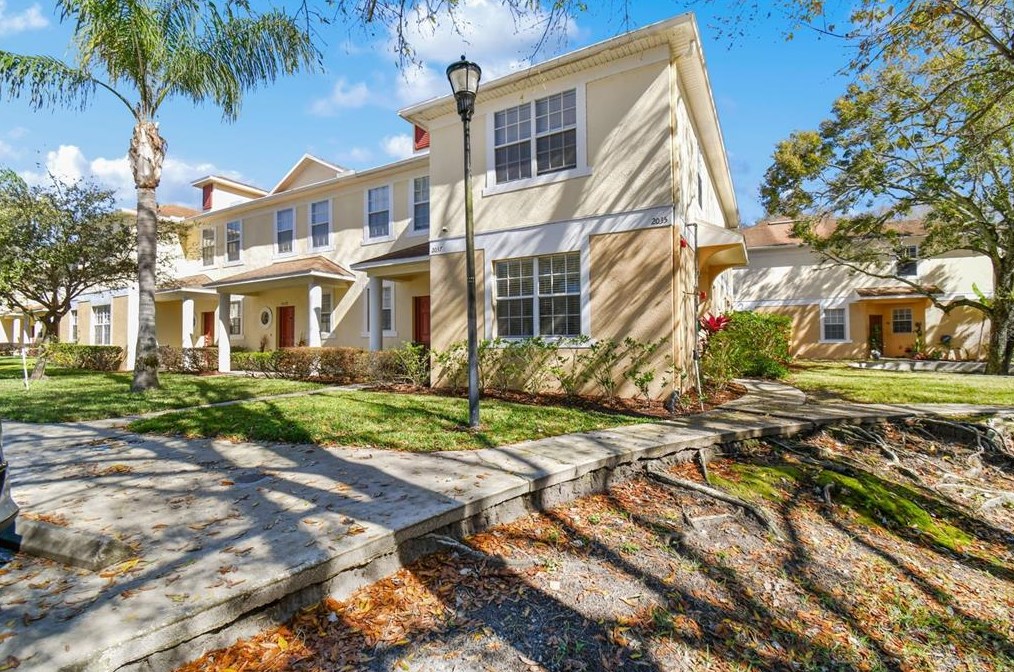 2035 Fiesta Ridge Ct, Tampa FL  33604-7702 exterior