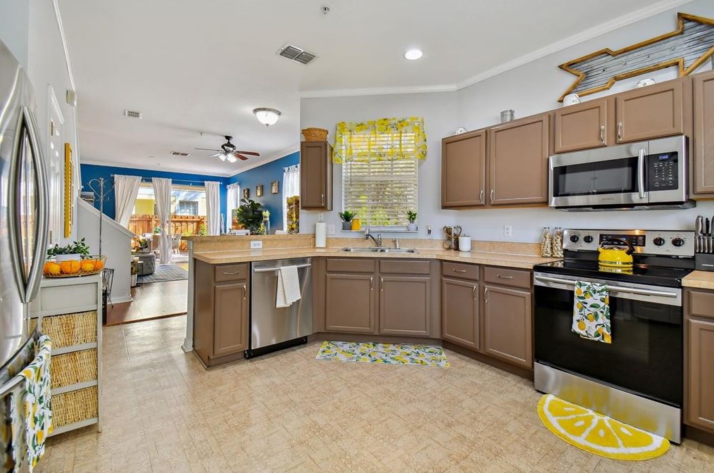 2035 Fiesta Ridge Ct, Tampa FL  33604-7702 exterior