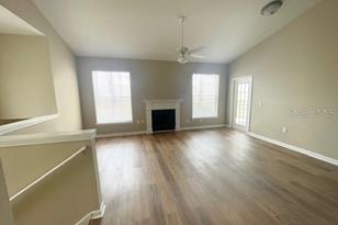 17990 Villa Creek Dr, Tampa, FL 33647-2579