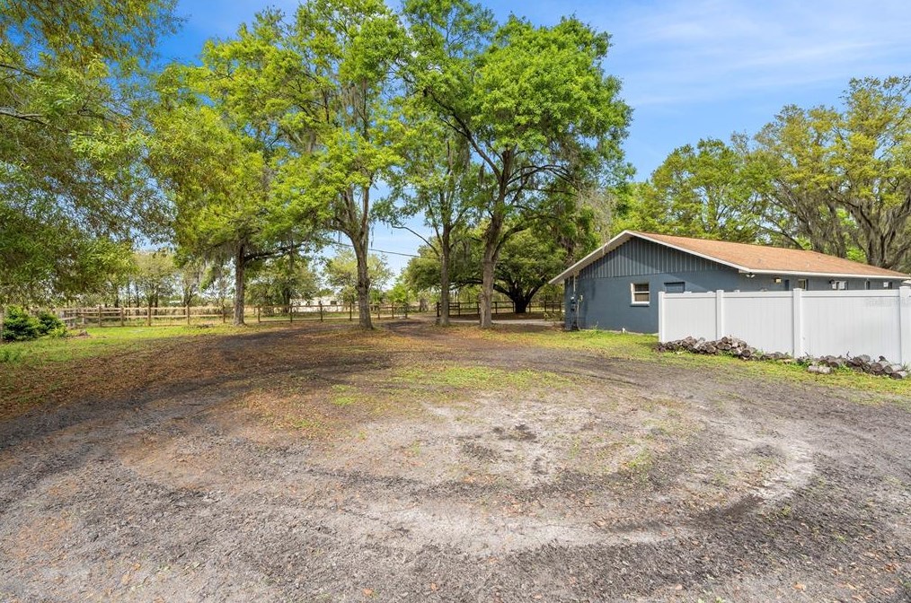 6610 Papa Guy Ln, Plant City FL  33565-7307 exterior