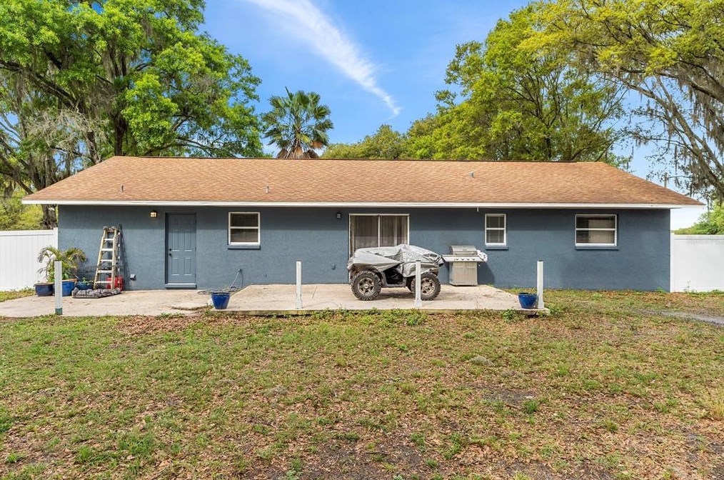 6610 Papa Guy Ln, Plant City FL  33565-7307 exterior