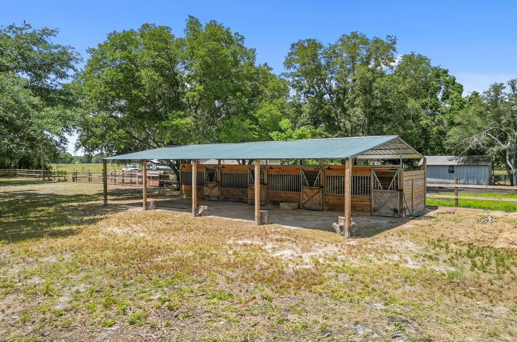 6610 Papa Guy Ln, Plant City FL  33565-7307 exterior