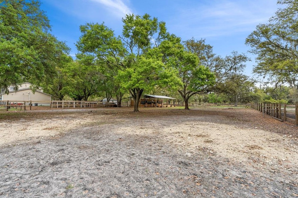 6610 Papa Guy Ln, Plant City FL  33565-7307 exterior