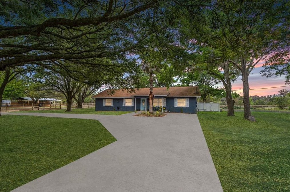 6610 Papa Guy Ln, Plant City FL  33565-7307 exterior