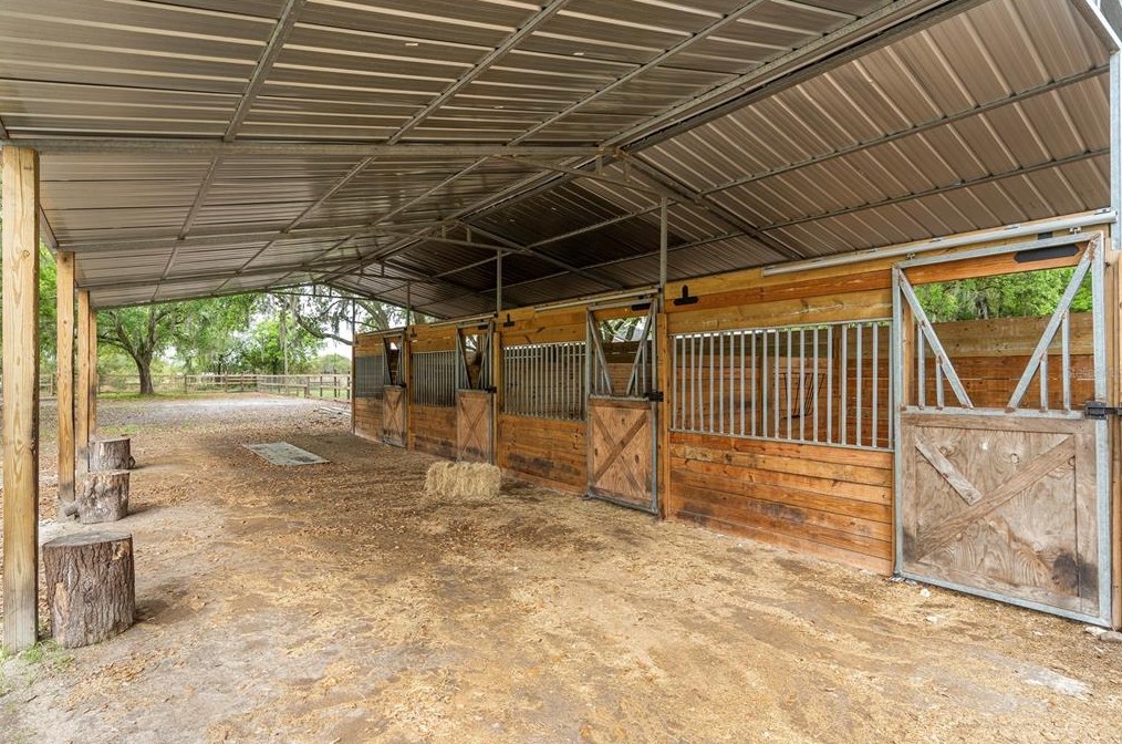 6610 Papa Guy Ln, Plant City FL  33565-7307 exterior