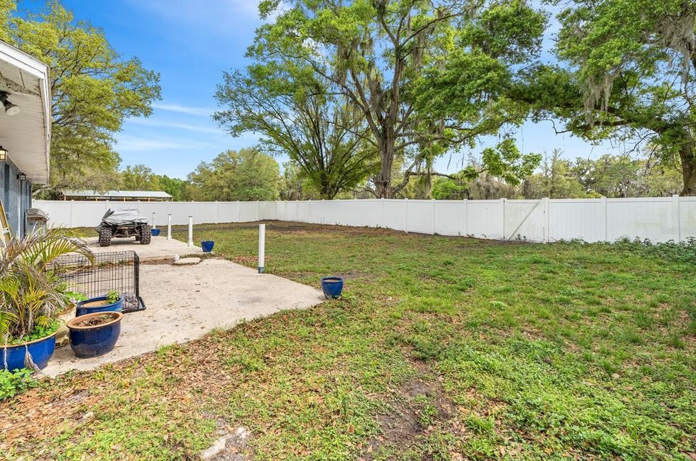 6610 Papa Guy Ln, Plant City FL  33565-7307 exterior