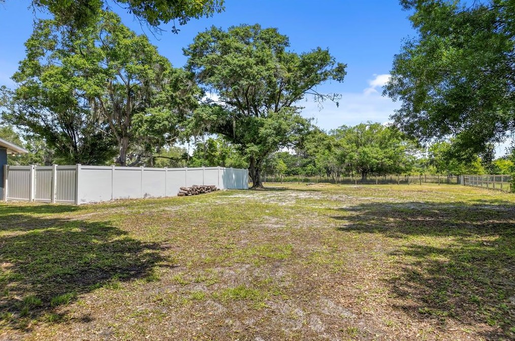 6610 Papa Guy Ln, Plant City FL  33565-7307 exterior