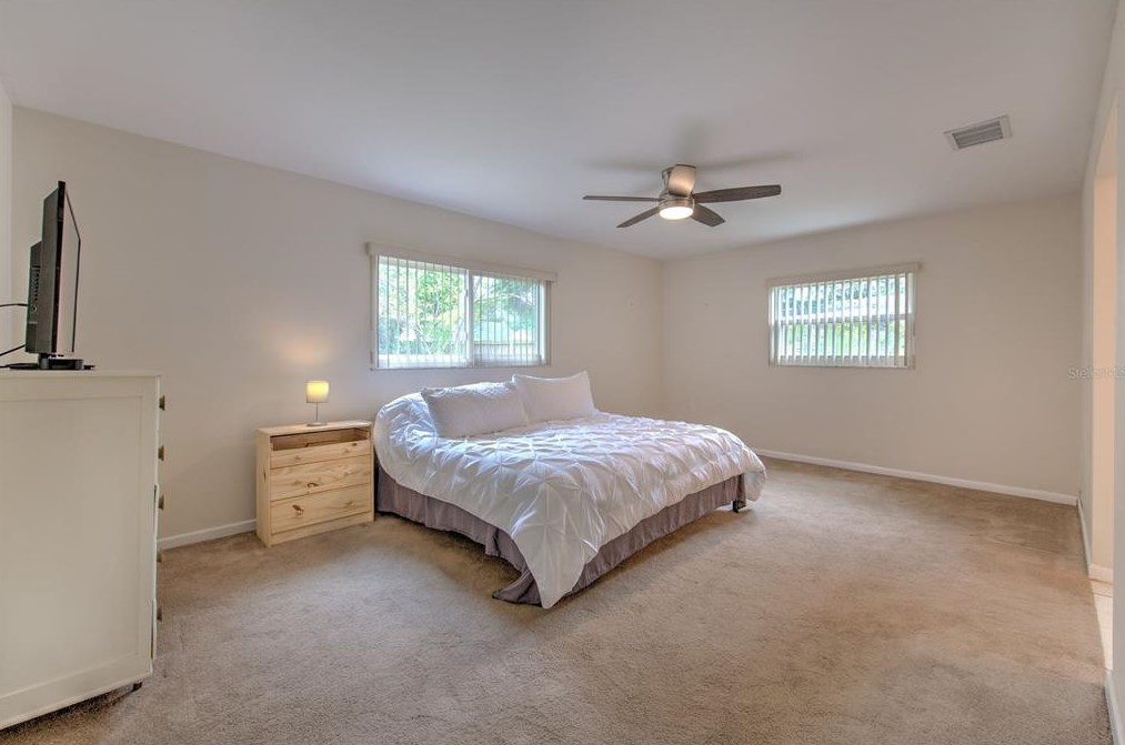 2204 Malibu Dr, Brandon FL  33511-7236 exterior