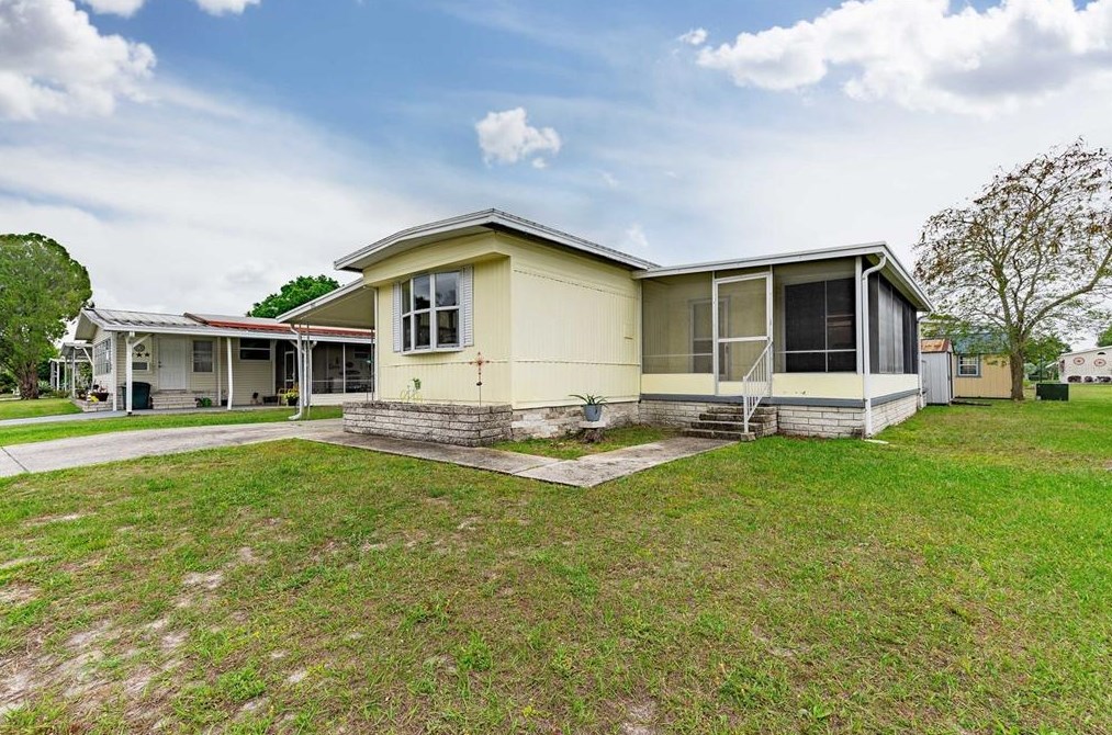 38432 Beniger Dr, Zephyrhills FL  33540-6513 exterior
